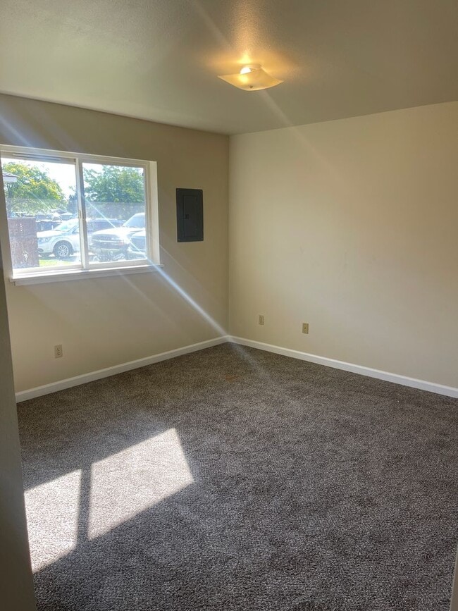 property at 1011 E 19th Ave
