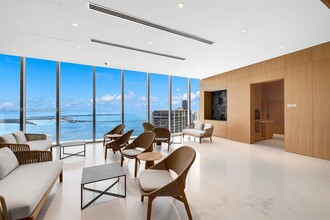 300 Biscayne Boulevard Way, Unit 2308 in Miami, FL - Building Photo - Building Photo