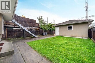 2521 Parker St in Vancouver, BC - Building Photo - Building Photo