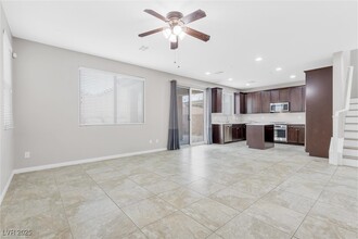 1424 Ozzie Smith Ave in Henderson, NV - Building Photo - Building Photo