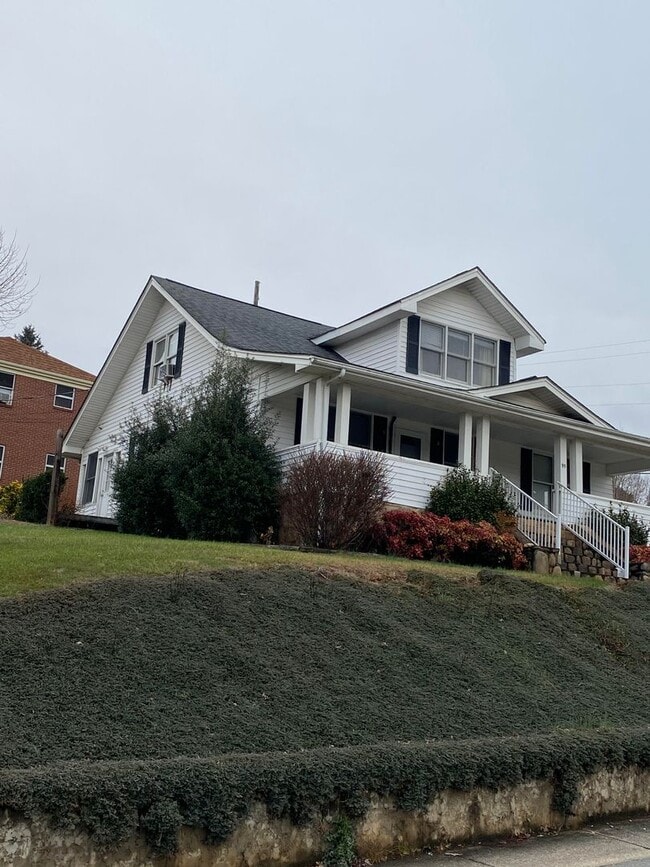 property at 95 Mountain View Rd