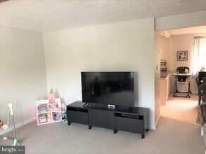 14140 Honey Hill Ct in Centreville, VA - Building Photo - Building Photo