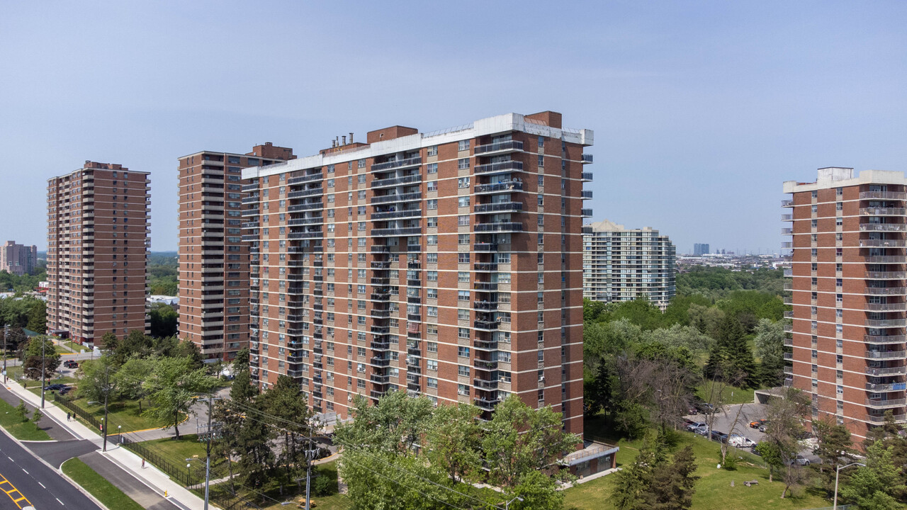 Humber Mills Apartments in Toronto, ON - Building Photo