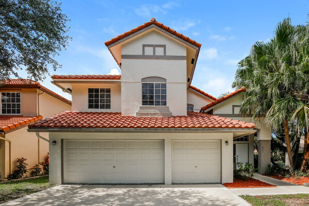 8341 NW 57th Dr in Coral Springs, FL - Building Photo