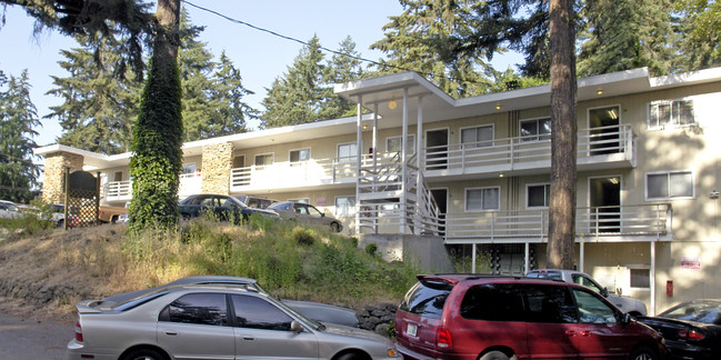 Clover Creek Apartments in Lakewood, WA - Building Photo - Building Photo