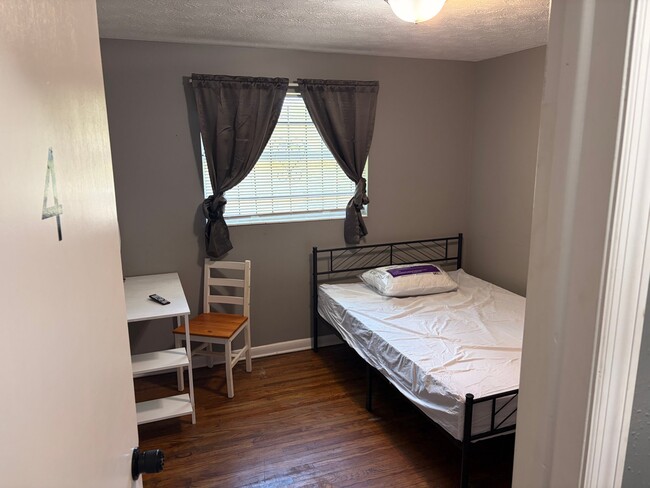 3126 Martha St, Unit 4
