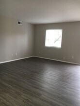 1009 Scarborough Ct in Chesterton, IN - Building Photo - Building Photo