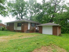 901 Mahrenholz Ave in Evansville, IN - Building Photo