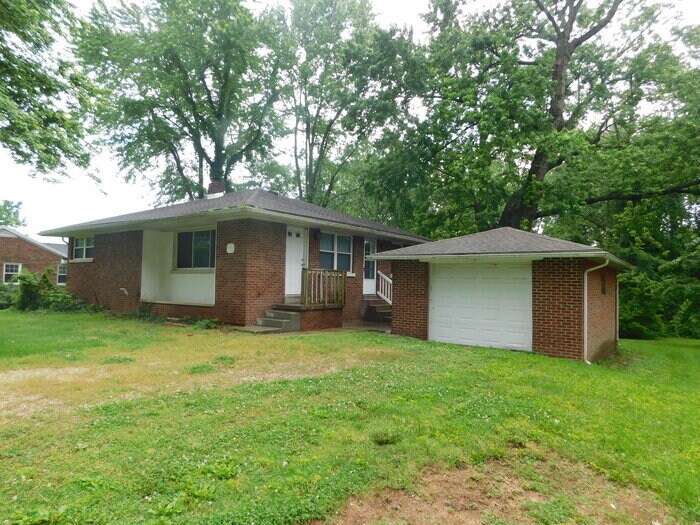 901 Mahrenholz Ave in Evansville, IN - Building Photo