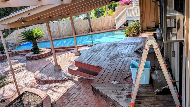 property at 5432 Arizona Ave