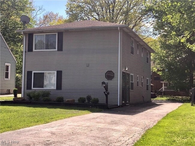 property at 122 Rosemont Ave