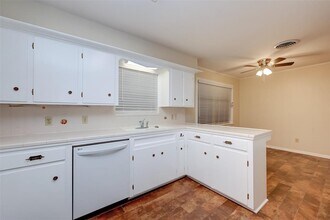 6543 Kury Ln in Houston, TX - Building Photo - Building Photo