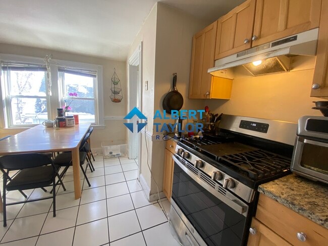 91 Wallingford Rd, Unit 3 in Boston, MA - Building Photo - Building Photo