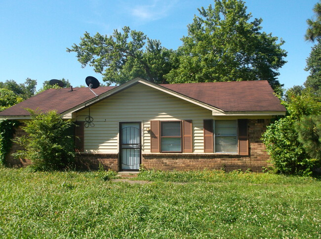 3715 Edgefield Cove in Memphis, TN - Building Photo - Building Photo