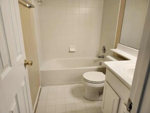 46751 Vermont Maple Terrace in Sterling, VA - Foto de edificio - Building Photo