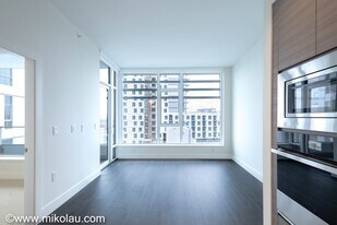 3438 W Sawmill Cres in Vancouver, BC - Building Photo