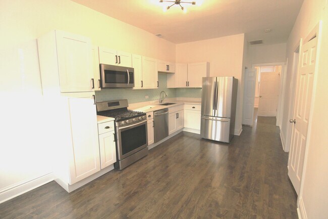 2144 N Bell Ave in Chicago, IL - Building Photo - Building Photo