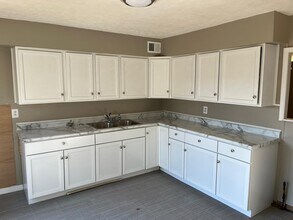 1107 Hiatt St in Carter Lake, IA - Building Photo - Building Photo