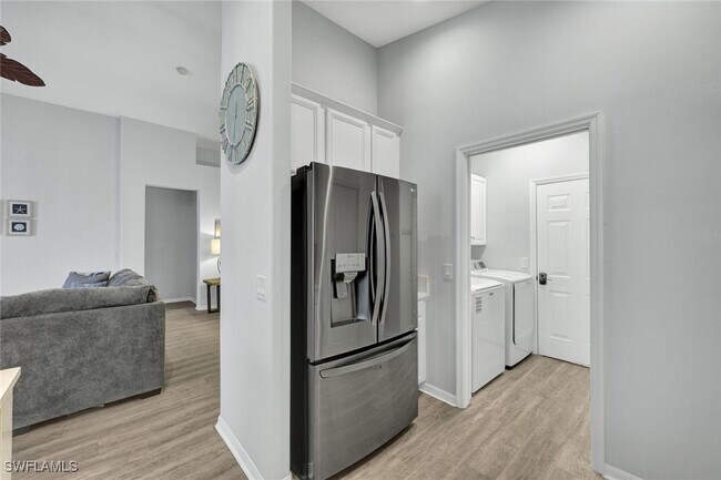 227 Glen Eagle Cir in Naples, FL - Building Photo - Building Photo