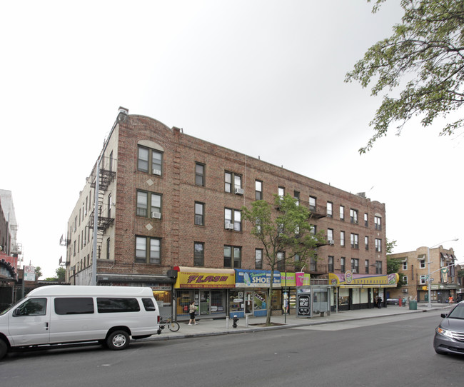 679 Montgomery St in Brooklyn, NY - Building Photo - Building Photo