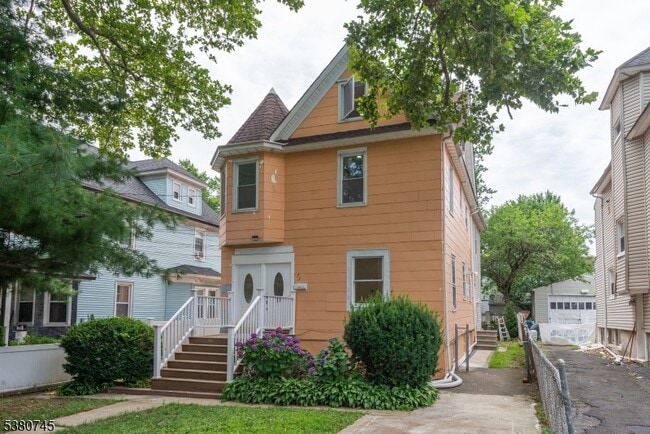 73 Clinton Pl in Hackensack, NJ - Building Photo - Building Photo