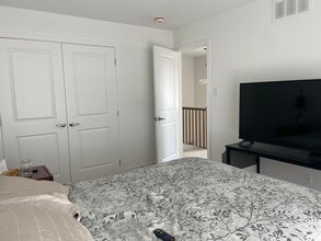 Welcome to this 3 bed 2.5 bath located in beautiful Ottawa in Ottawa, ON - Building Photo - Building Photo