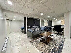 77 Fairfax St, Unit B in Somerville, MA - Building Photo - Building Photo