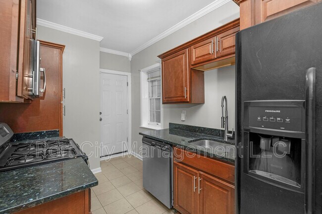 915 W Lombard St in Baltimore, MD - Building Photo - Building Photo