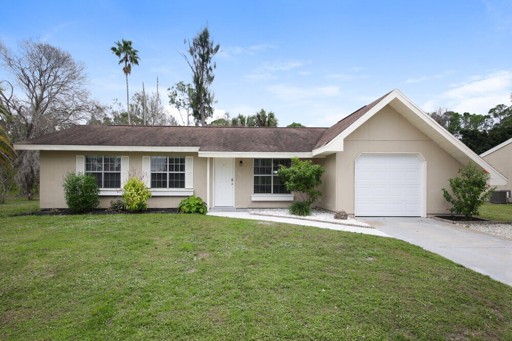 2386 Vestridge St in North Port, FL - Building Photo