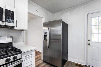 1380 Westmont Rd SW in Atlanta, GA - Building Photo - Building Photo