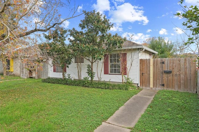 property at 2107 N San Antonio Ave