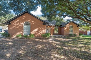 103 Beachwood in Waco, TX - Building Photo