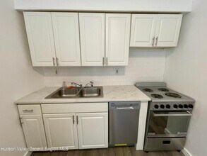 602 Warren St in Hudson, NY - Building Photo - Building Photo