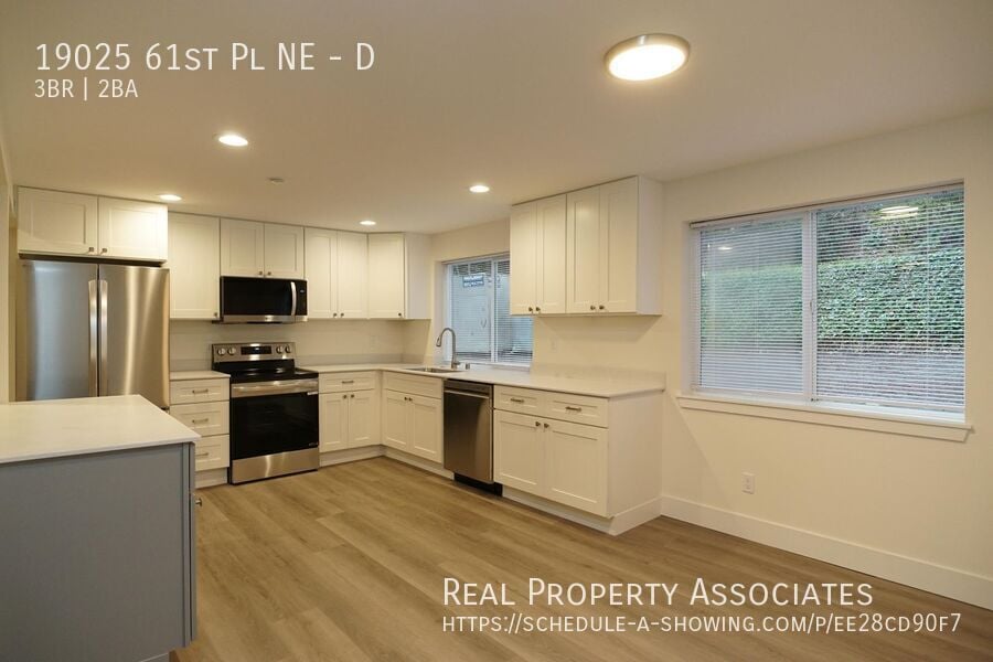 19025 61st Pl NE in Kenmore, WA - Building Photo