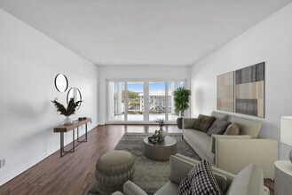 155 Yacht Club Dr in North Palm Beach, FL - Building Photo - Building Photo