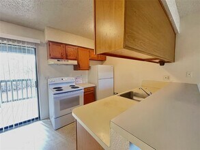 113 Hillside Dr in Elgin, TX - Building Photo - Building Photo