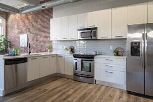 Capstone in St. Louis, MO - Building Photo