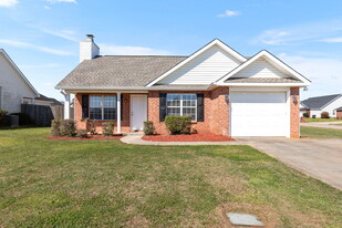 200 Stirling Bridge Dr in Warner Robins, GA - Building Photo