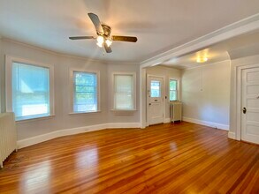 43 Trowbridge St in Arlington, MA - Building Photo - Building Photo