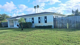 534 NW 5th St in Boynton Beach, FL - Building Photo