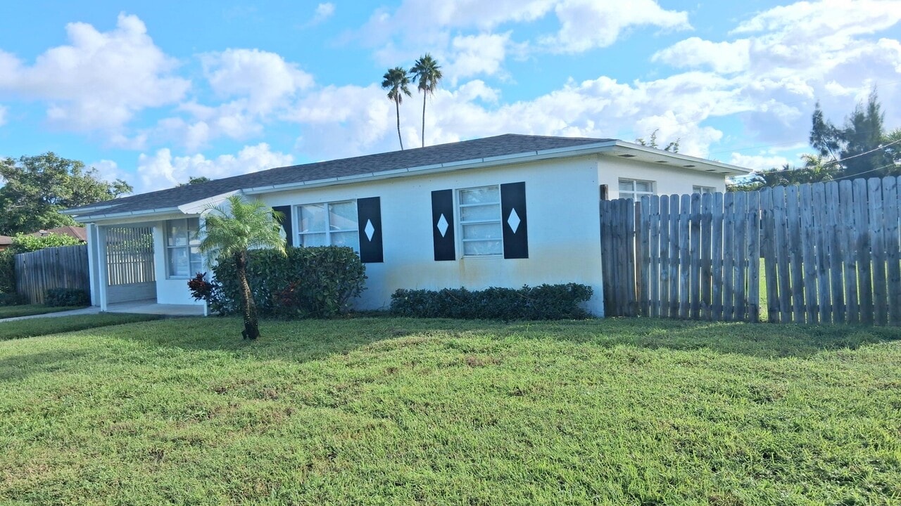 534 NW 5th St in Boynton Beach, FL - Building Photo