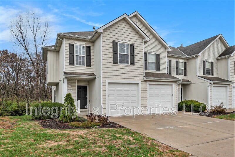 8880 N Helena Ave in Kansas City, MO - Building Photo