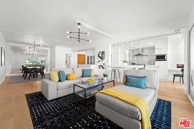 property at 838 N Doheny Dr