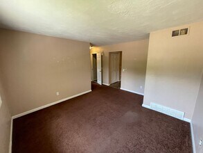 4432 Willoughby Rd-Unit -4432 (Upper Unit) in Holt, MI - Building Photo - Building Photo