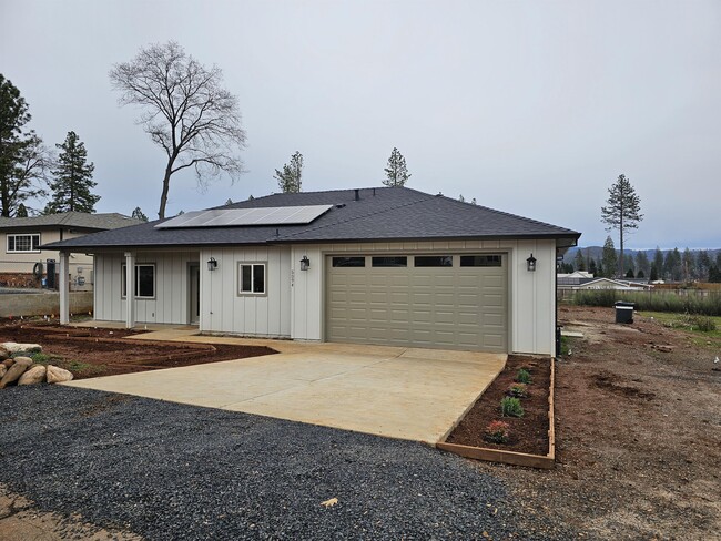 6094 Maxwood Dr in Paradise, CA - Building Photo - Building Photo