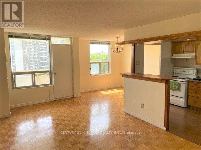 property at 20 Edgecliff Golfway