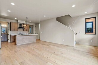 26 NW McCann Ave in Bend, OR - Building Photo - Building Photo
