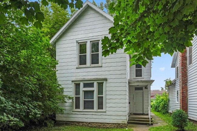 property at 1322 Stophlet St