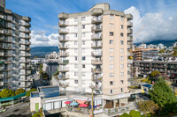 Twin Towers in North Vancouver, BC - Building Photo - Building Photo