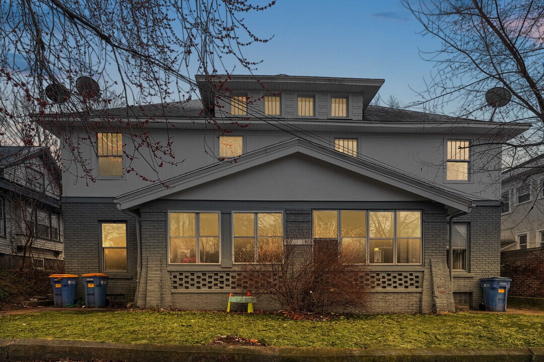 910 Worden St SE in Grand Rapids, MI - Building Photo